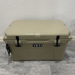 New Yeti Tundra 45 Tan Hard Cooler