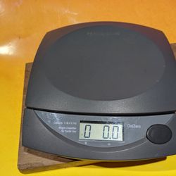 Pitney Bowes 5lb digital scale