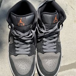 Air Jordans Mid 1 