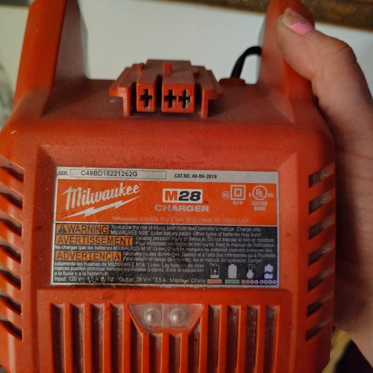 M28 Milwaukee Battery Charger