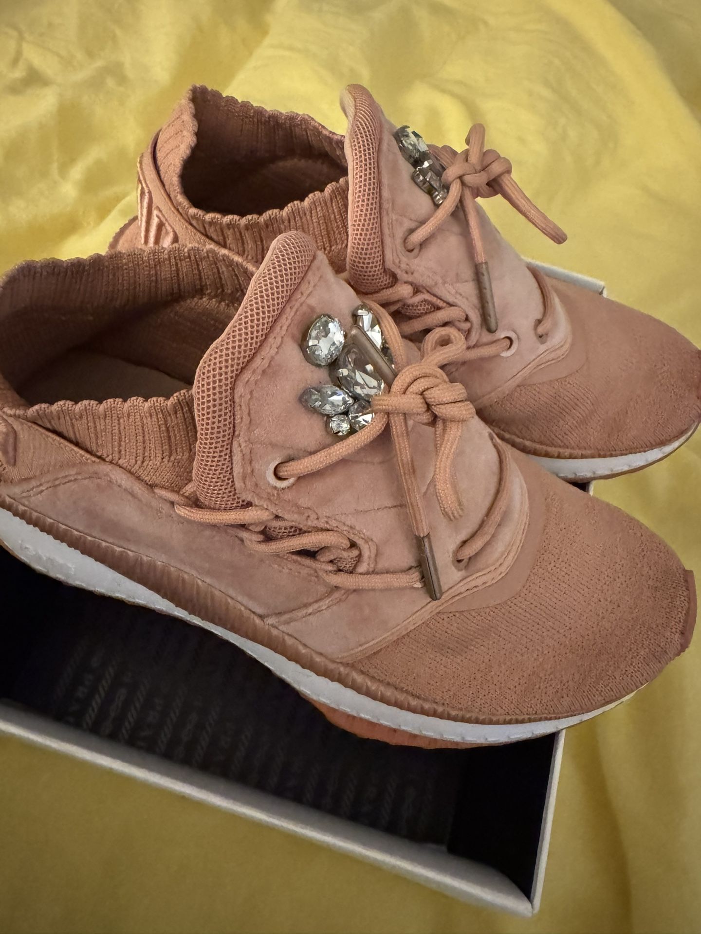PUMA Sneakers