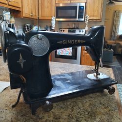 Vintage Sewing Machine SINGER
