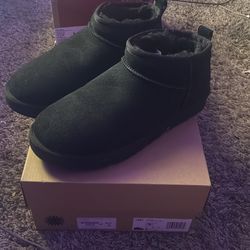 Black uggs ultra mini