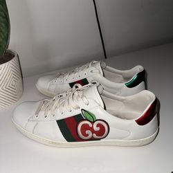 Men’s Gucci Shoes ‘GG Apple Patch’