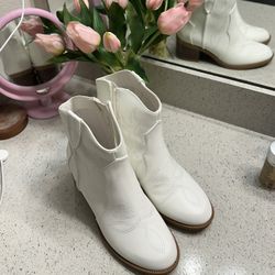 Embroidered Western  Boots Cowgirl Round Toe Short Ankle Boots Ladies Fashion