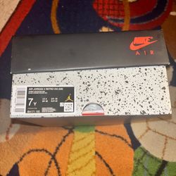 Air Jordan 4 Retro OG 'White Cement' 2025 (GS) Size 7Y - IB4171-100 w/ Box