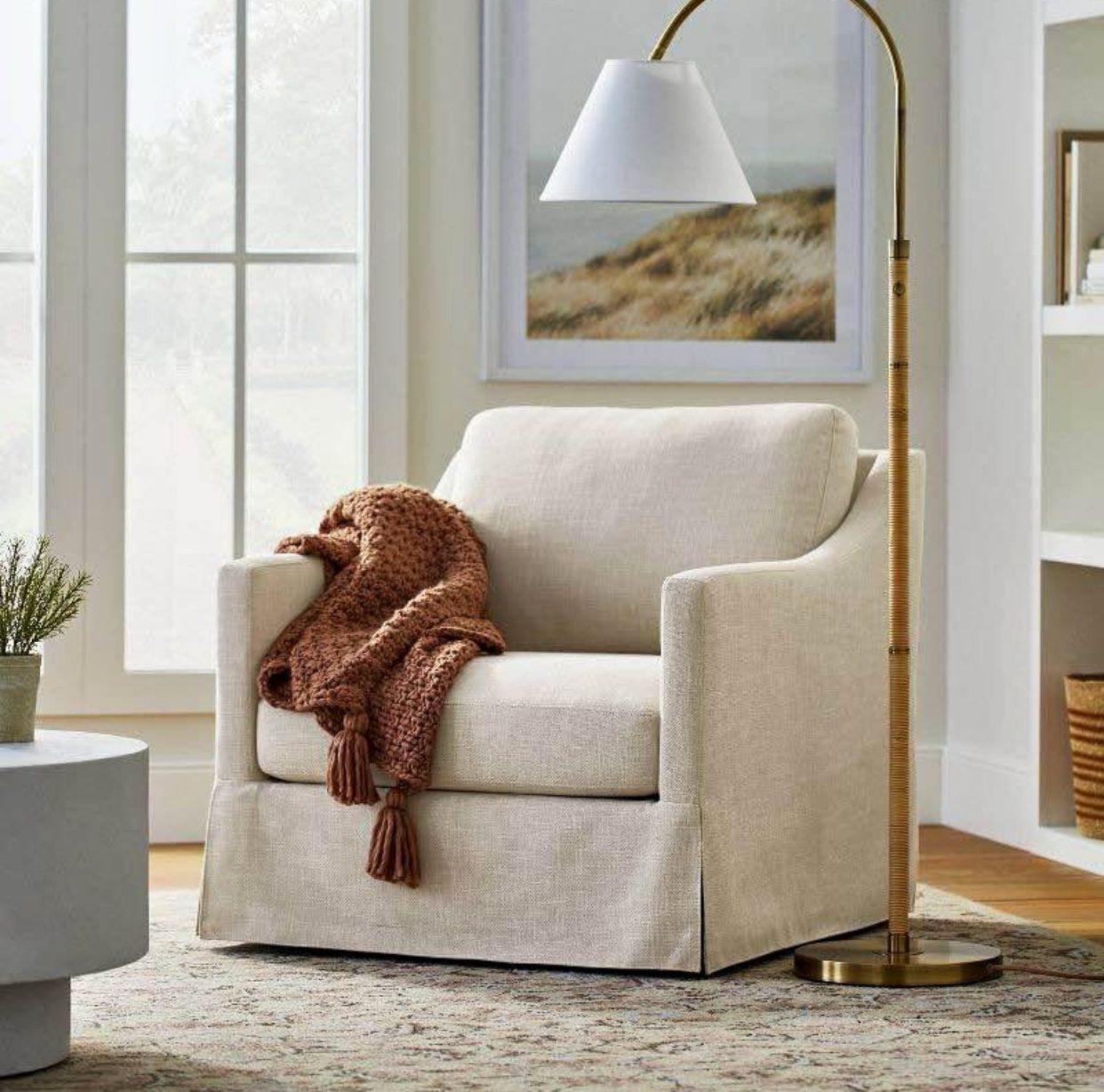 New In The Box Brand New Boho Farmhouse Vivian Park Upholstered Swivel Chair Cream Threshold Retails: $440