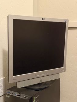 HP L1906 Monitor with Built-In Speaker Bar