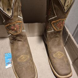 Boots (woman boots) Brand Alfa - $100