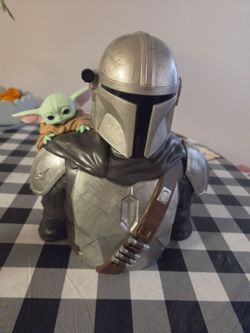 Mandalorian and Grogu popcorn holder