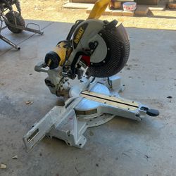 Mitter Saw Dewalt 