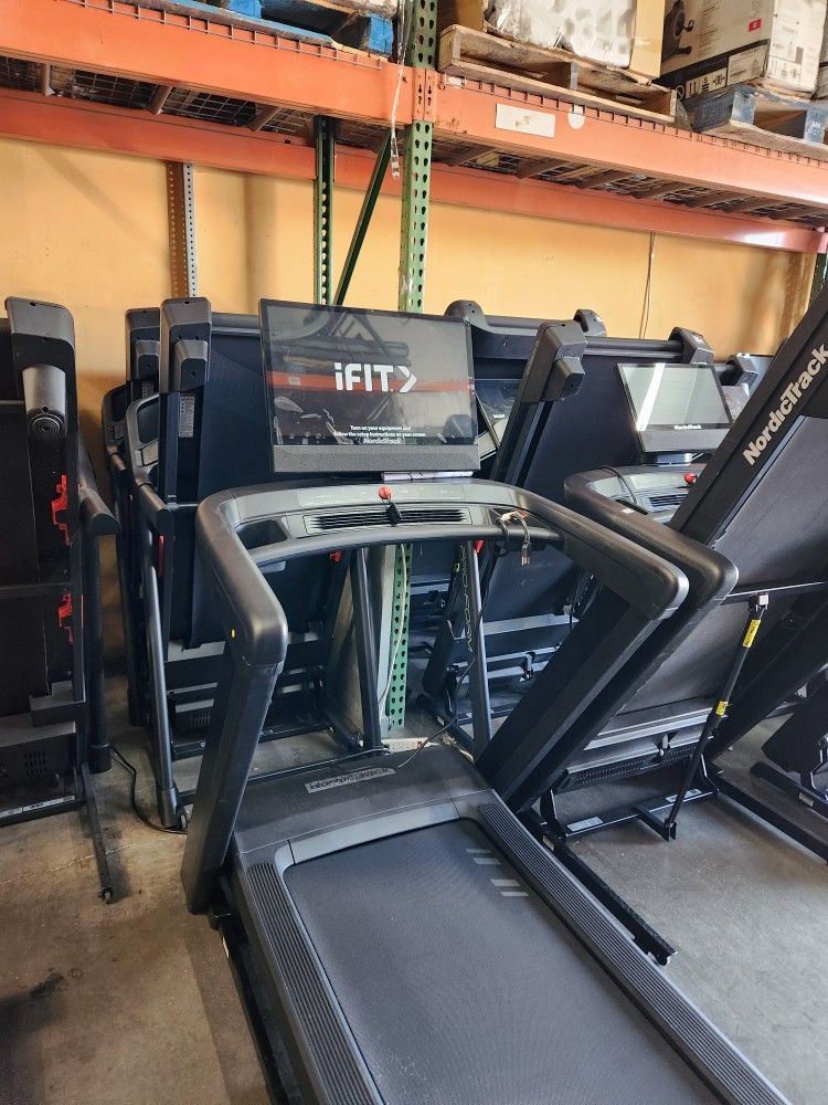 2025 model Nordictrack Commercial 2450 -14MPH  max speed - 1500$