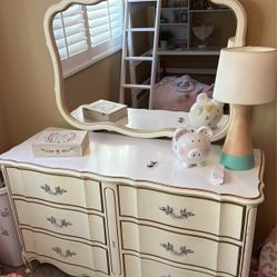 Matching Antique Bedroom Set