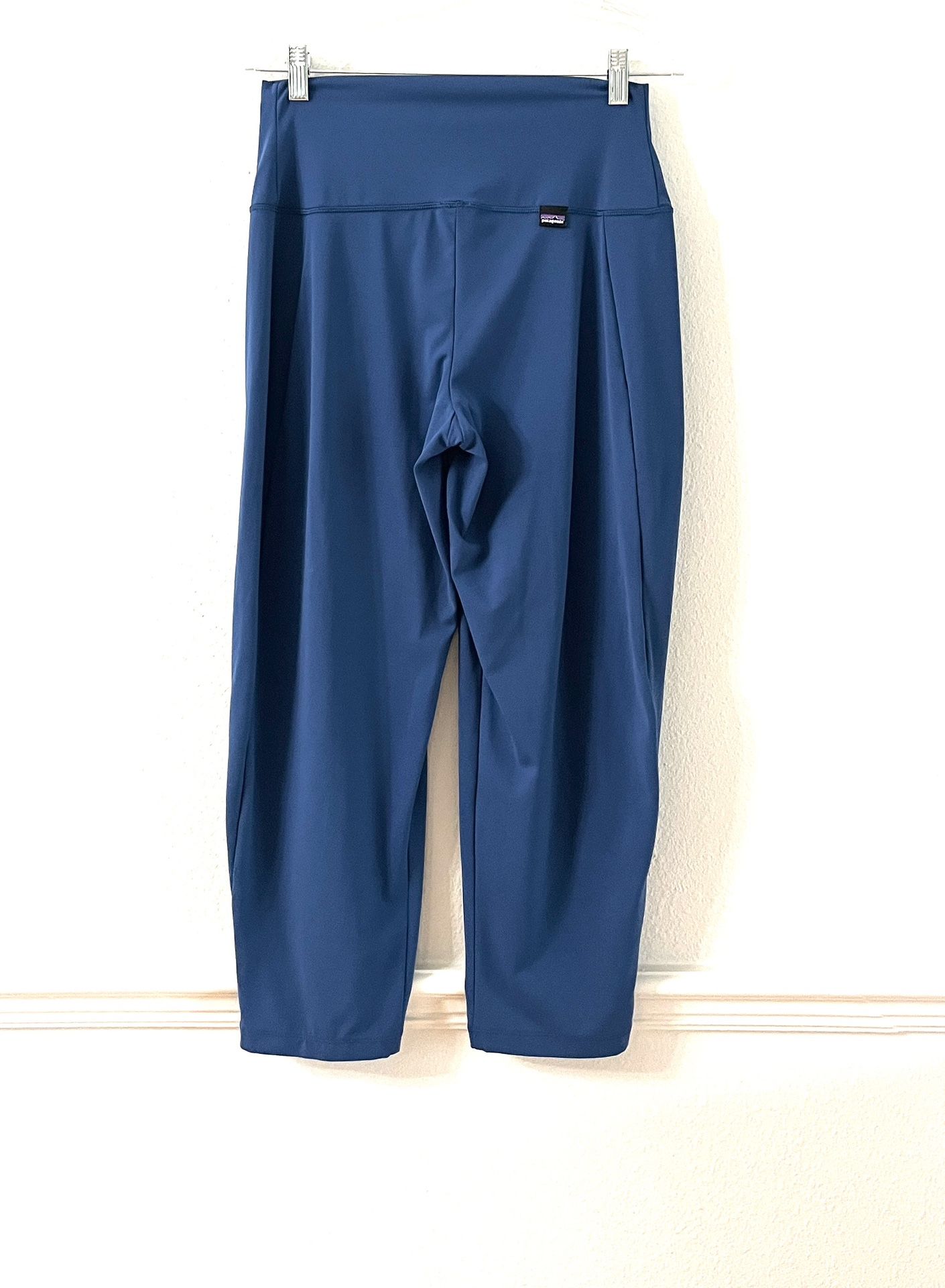 NWOT Patagonia Crop Pants Leggings M