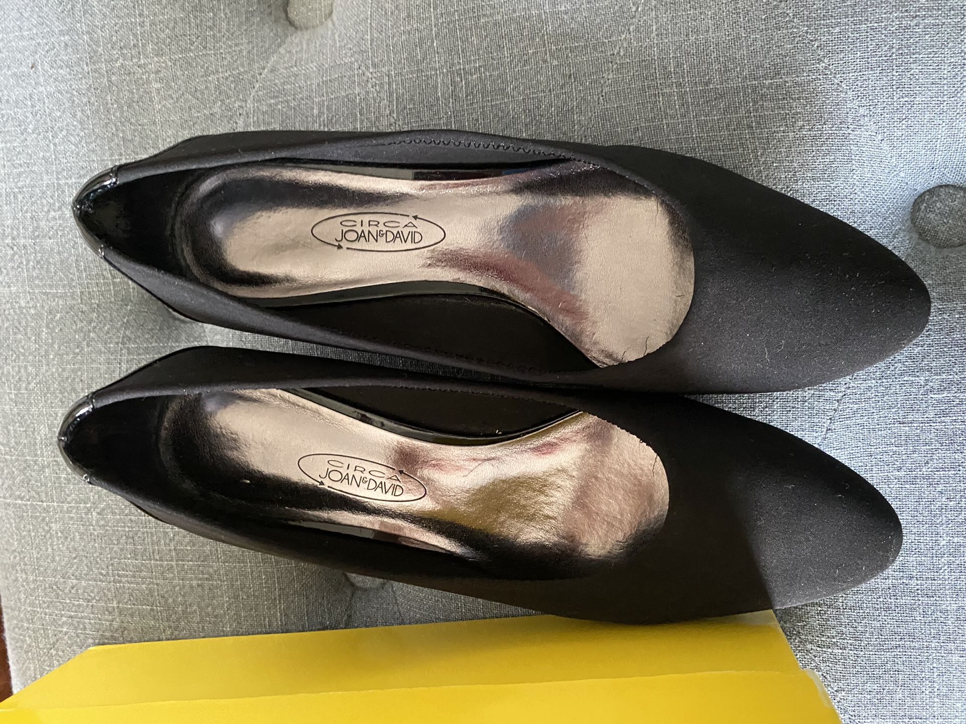 Circa Joan & David Yavin Black Stretch Fabric Wedge Pump