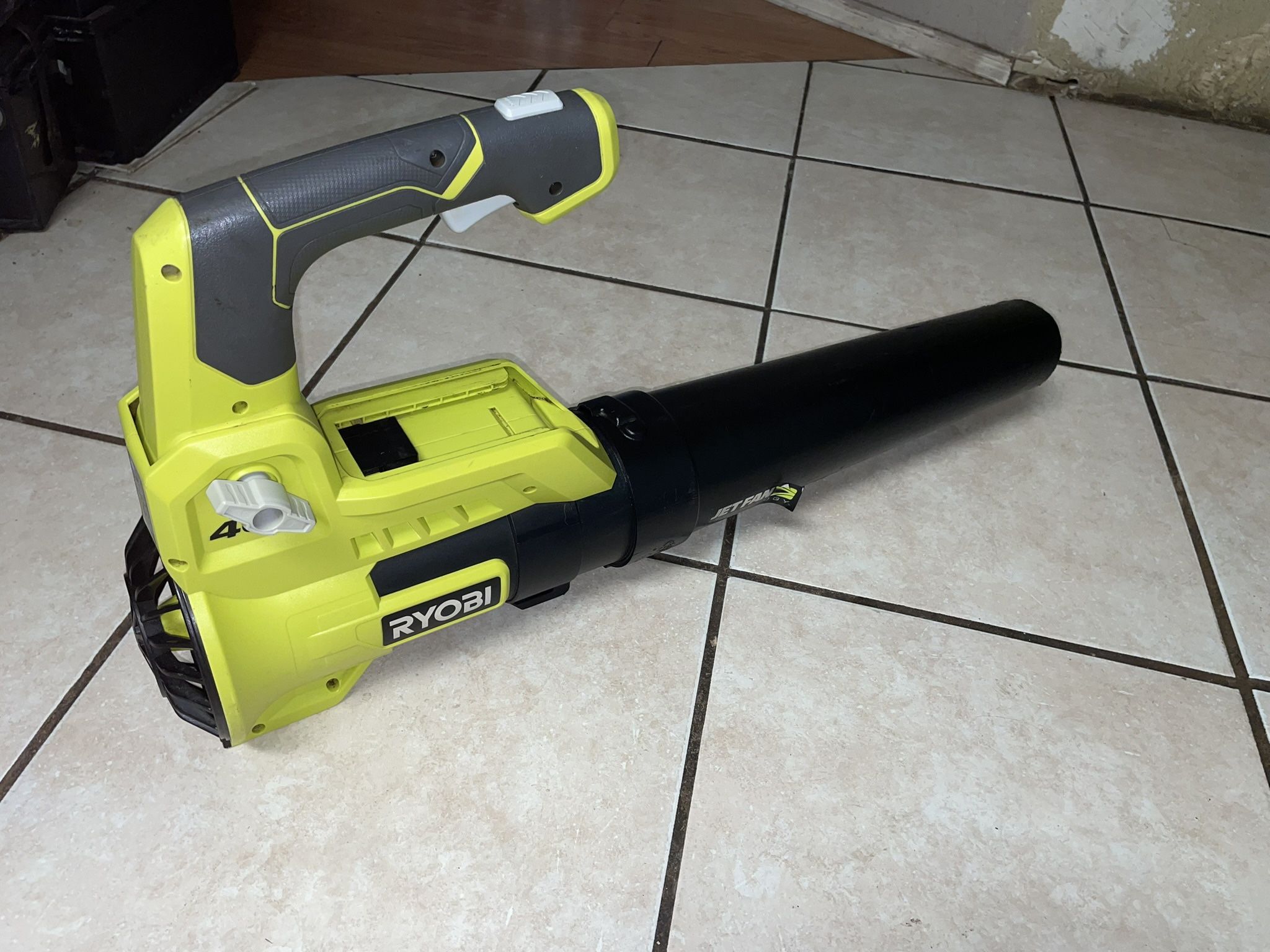 RYOBI 40V 120 MPH 450 CFM Cordless Battery Variable-Speed Jet-Fan Leaf Blower (Tool-Only)