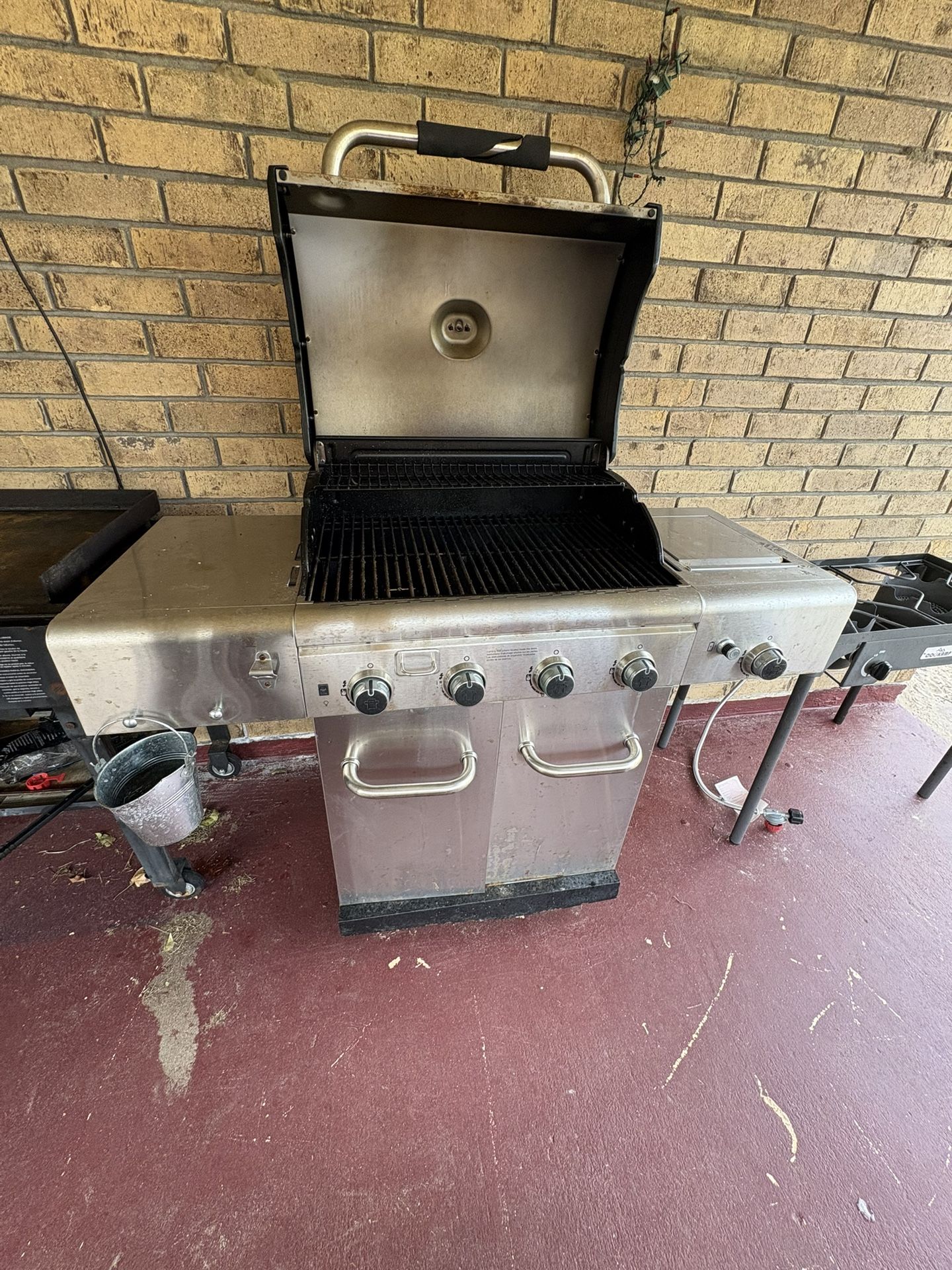 Stainless steel grill