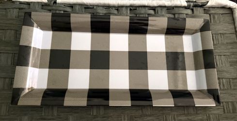 Checkered plastic serving tray