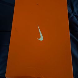 New Nike size 9