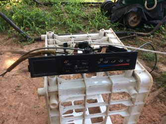 1993 Toyota pickup used climate controls.