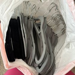 Felt Or Velvet Hangers 75