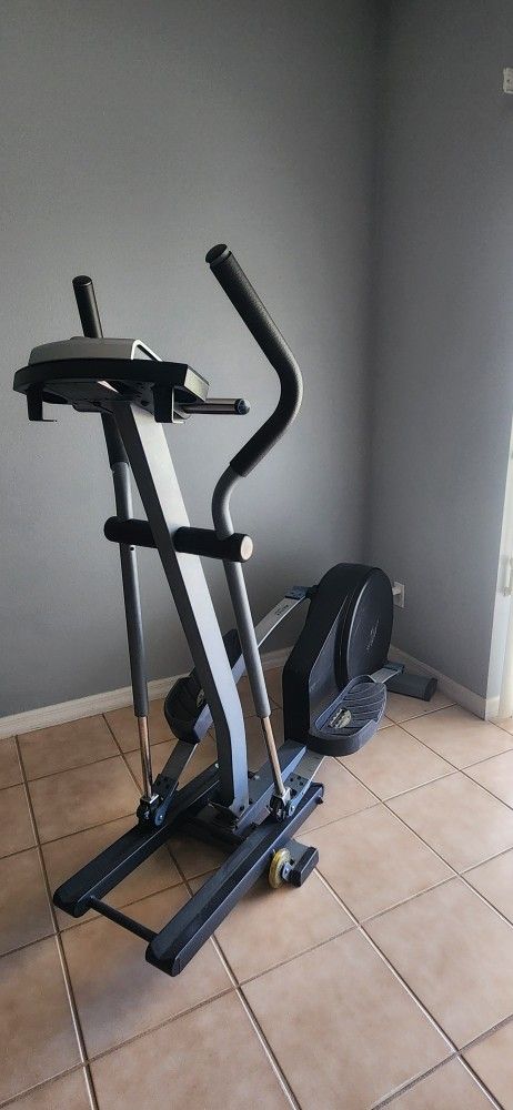 NordicTrack CXT 910 Elliptical Machine