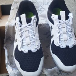 Under Armour baseball - size 11.5