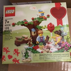 Lego Brand New Sealed  Retired Valentines Day Set 