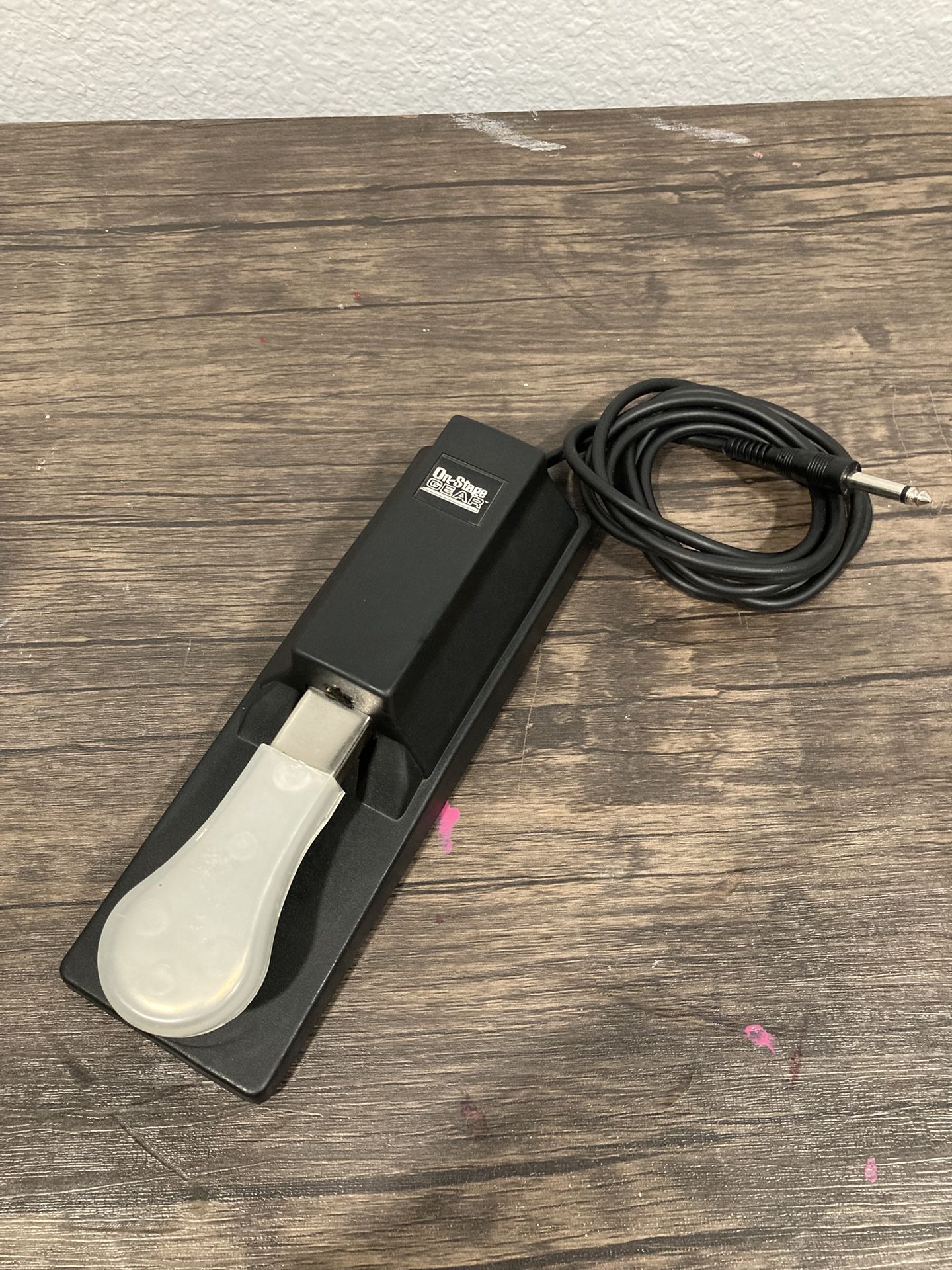 Keyboard Sustain Pedal On-Stage