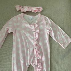 Bodysuit For Infants, As Well As Hair Tie Made For 3 To 6 Month-old
