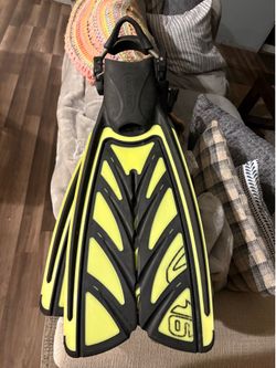 Oceanic scuba fins