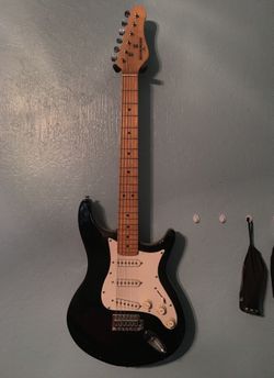 Behringer electric guitar