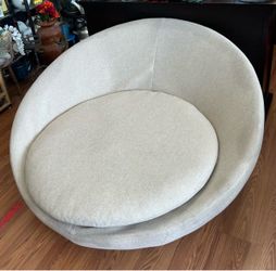 Modani round oversized lounge chair or "satellite" chair mud-century style 51”