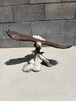 Bald Eagle Statue