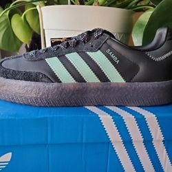 Women's Adidas Sambae