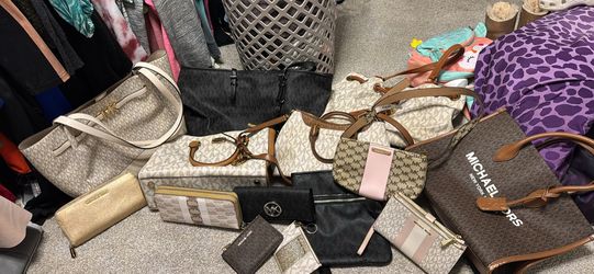 Michael Kors purse And Wallet Bundle