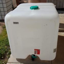 250 Gallon Plastic Water Tank $85 Each