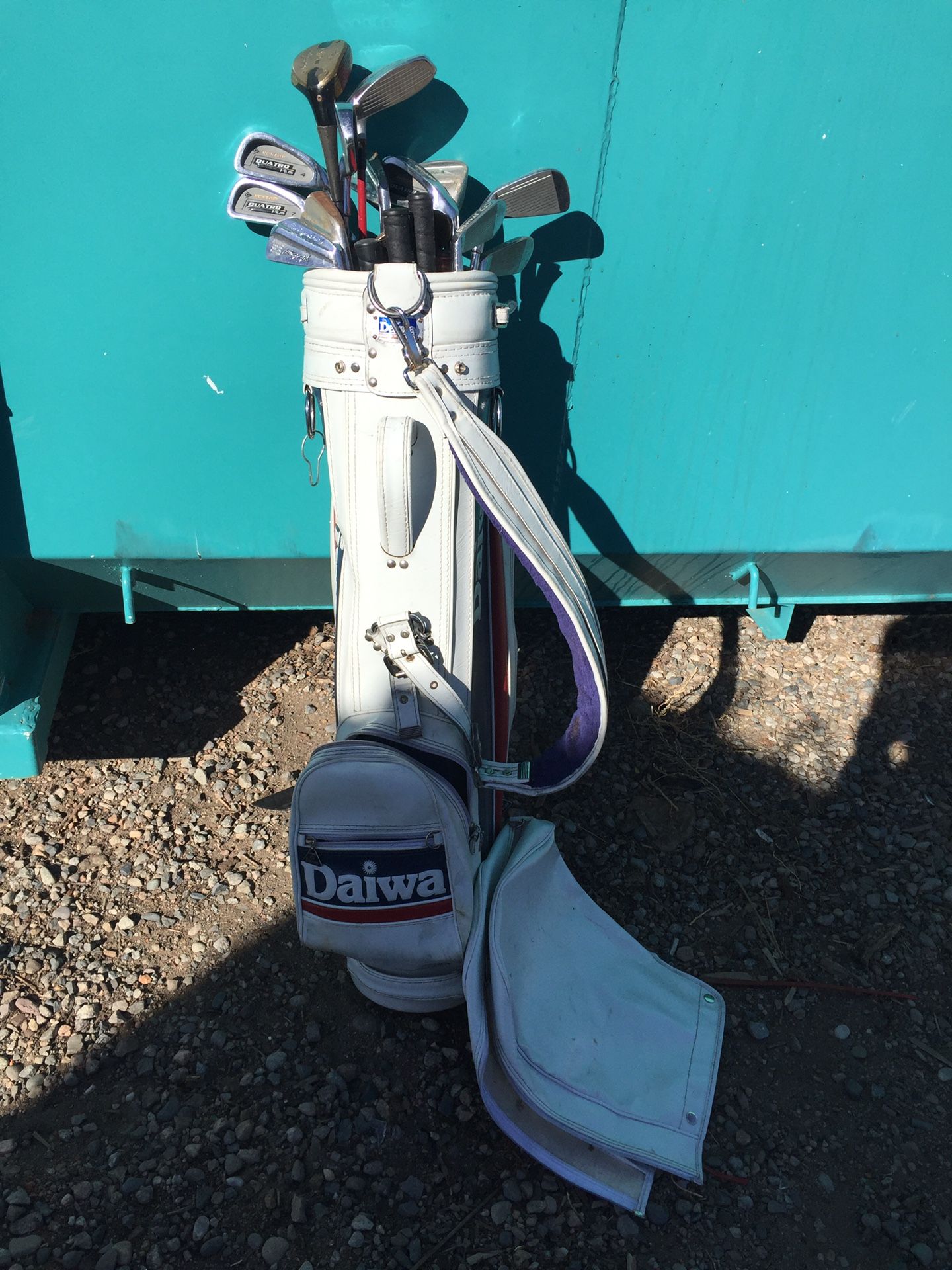Daiwa White Leather Golf Bag with Balls and Set of Clubs