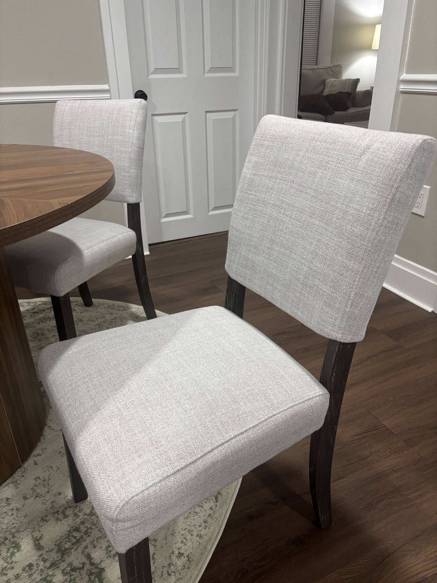 Contemporary/Modern Dining  6 Chairs
