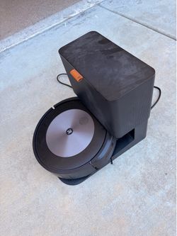 iRobot J7 with extended trash bin