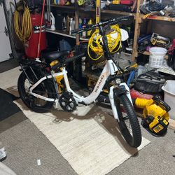 Sohamo E-bike White OPENED NEVER USED