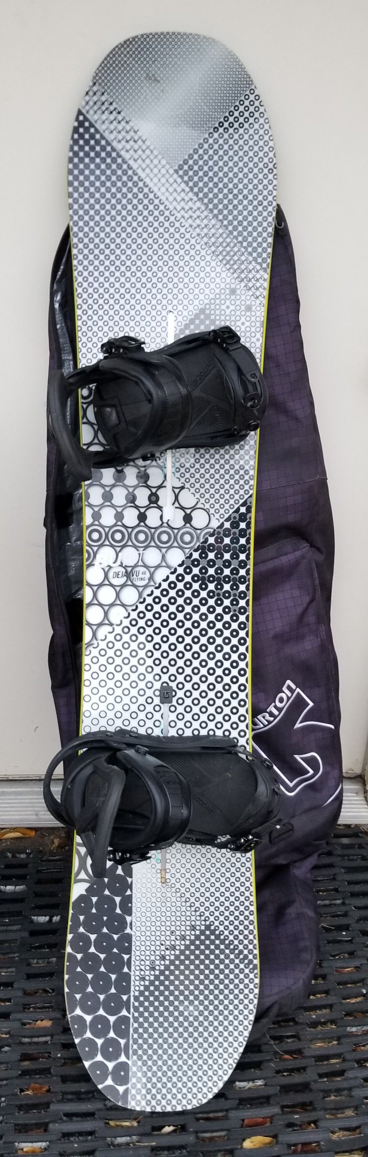 ($250) BURTON DEJA VU 46 FLYING-V SNOWBOARD BUNDLE SET