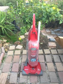 Like new Eureka vacuum includes what pictured