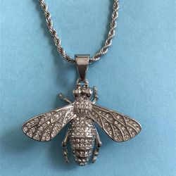 Sparkling Bee Pendant On 24” Rope Chain Stainless Steel *Ship Nationwide Or Pickup Boca Raton