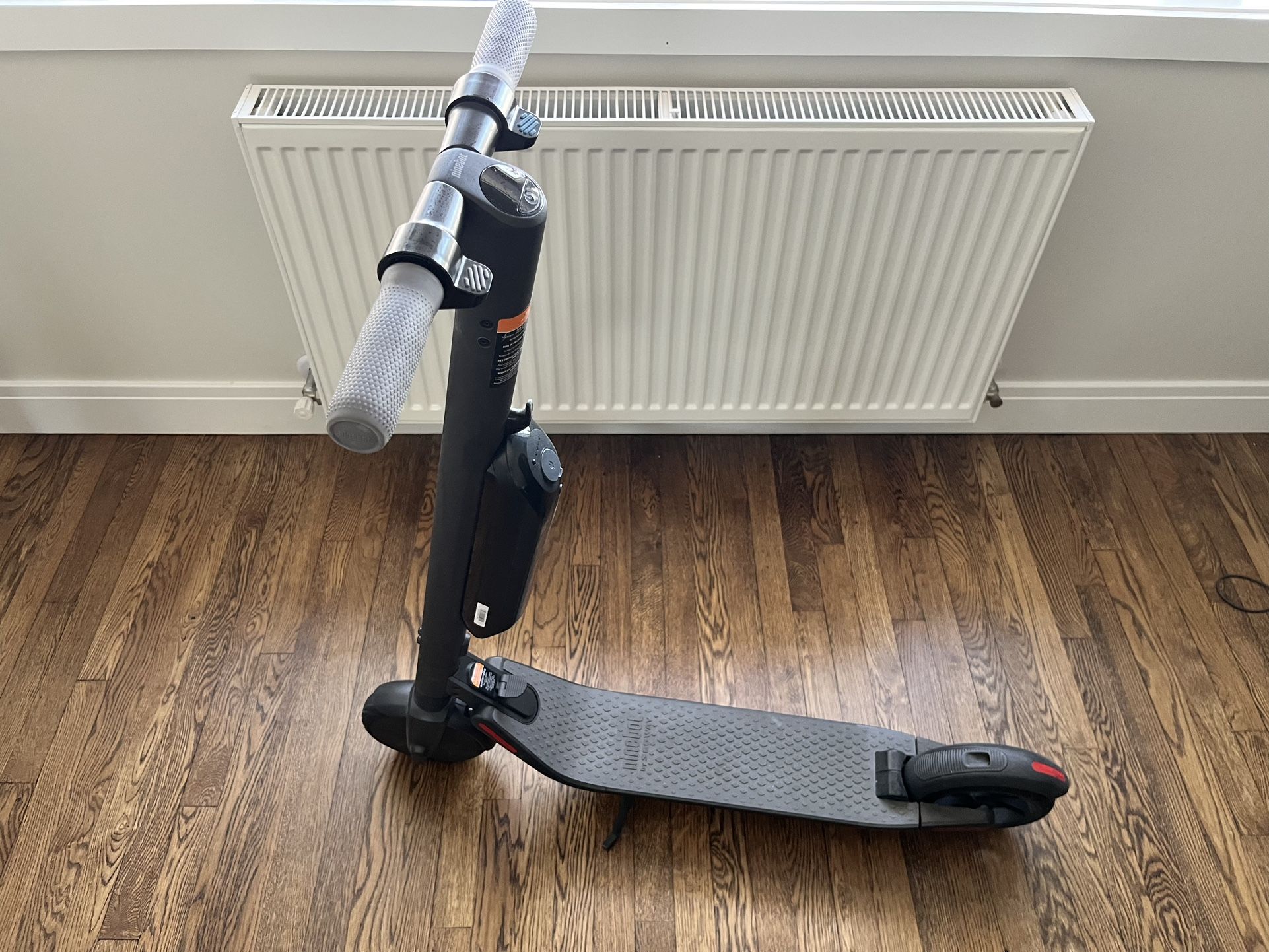 Segway Ninebot ES4 Electric KickScooter