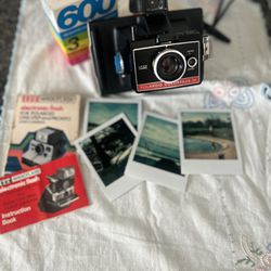 Polaroid Color Pack With Film And Flash