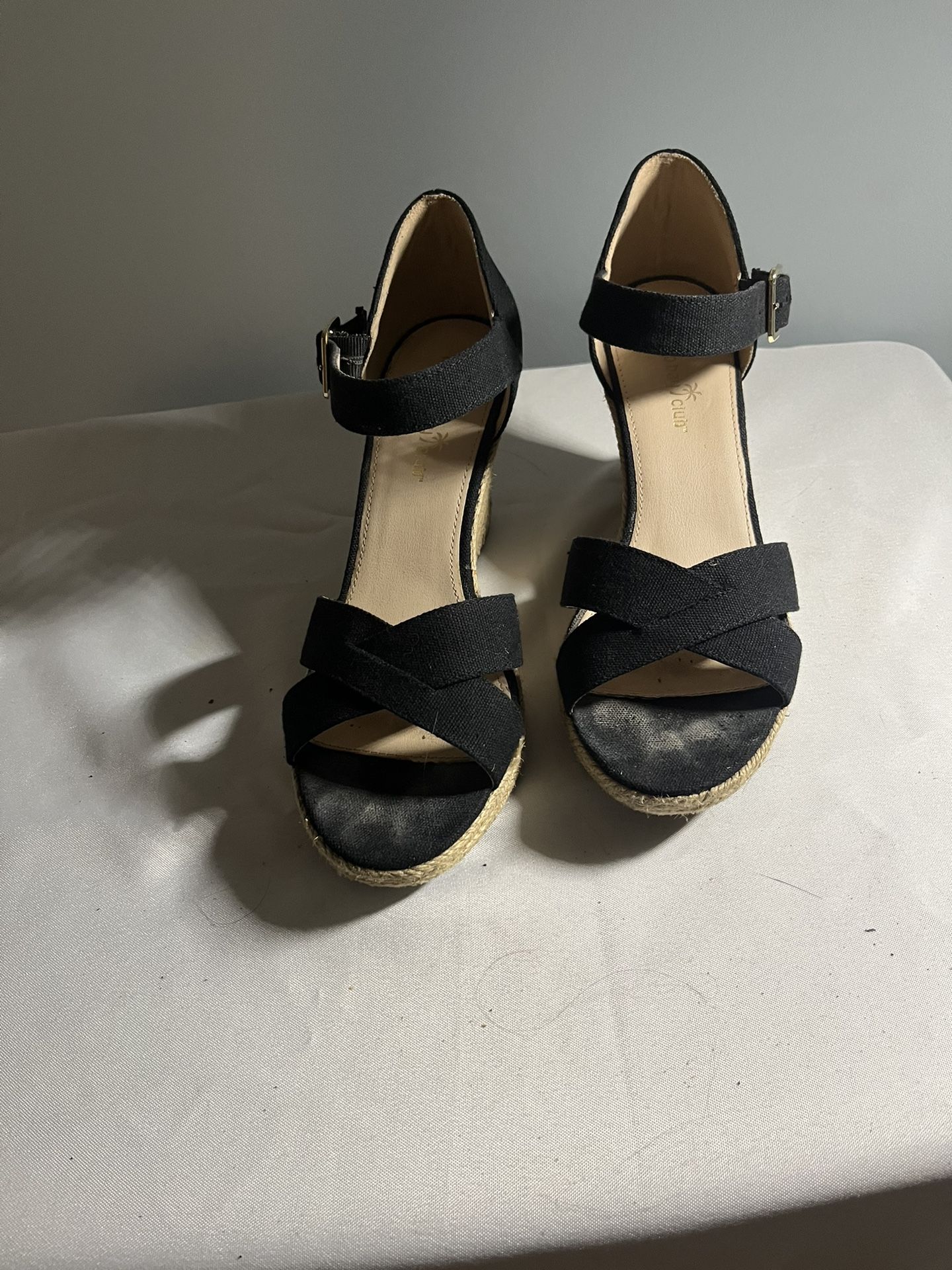 Black Wedges