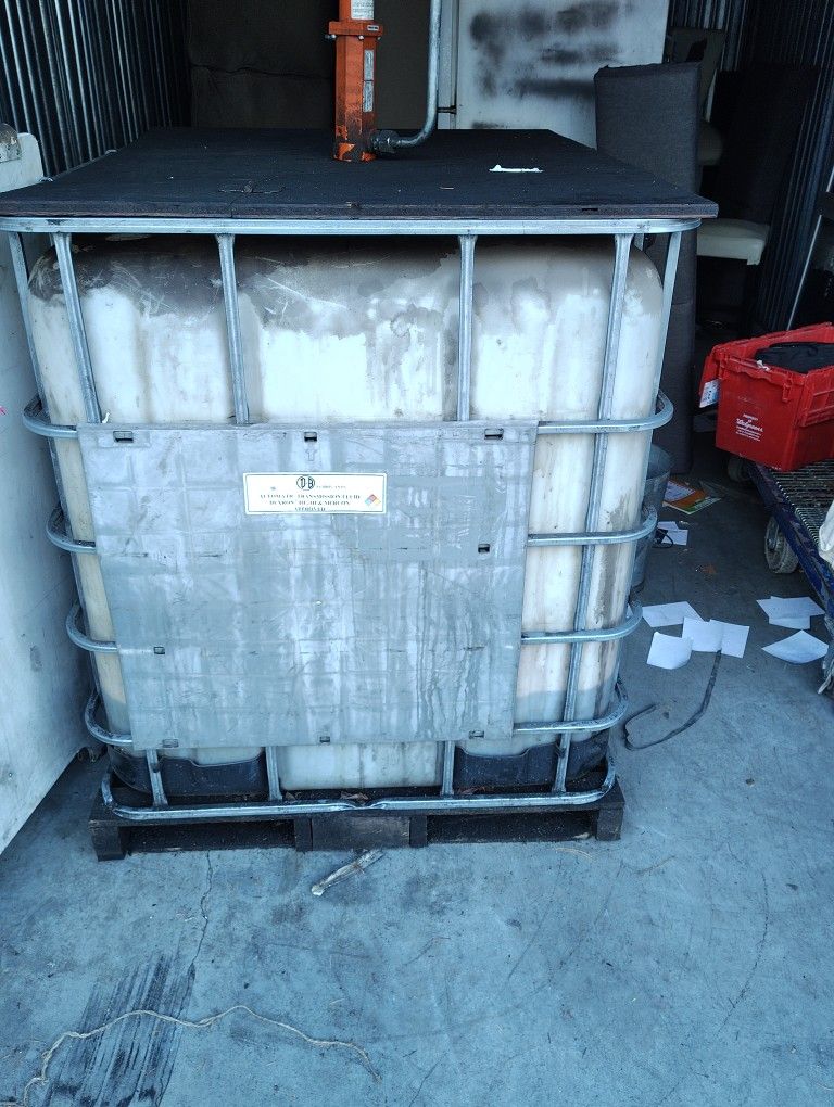 275 Gallon Ibc Tank With Tranny Fluid And Pump