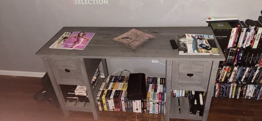 entertainment table /drawer desk