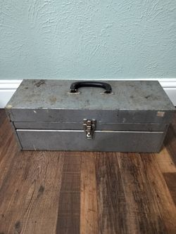 Metal tool box